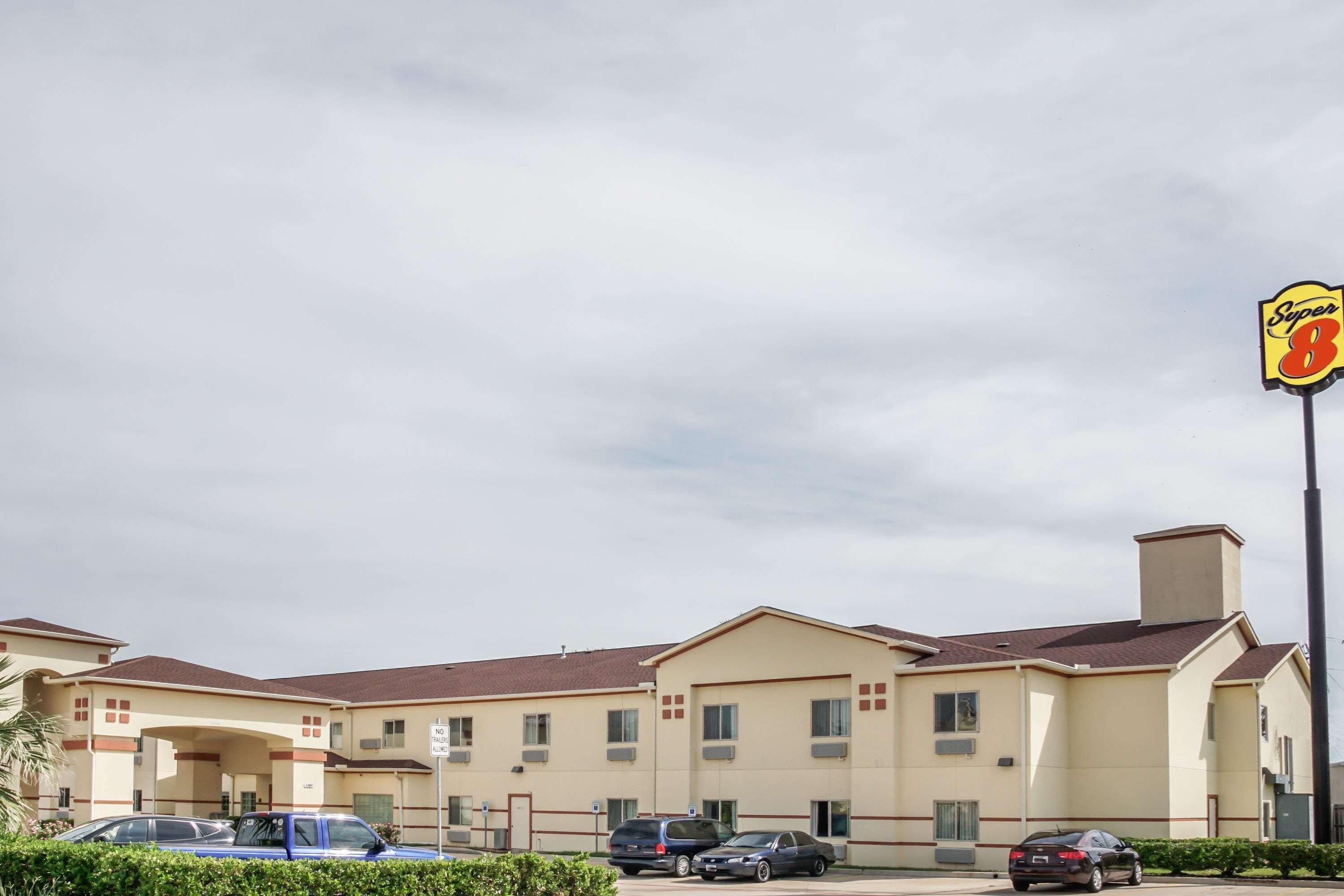 Super 8 By Wyndham Brenham Tx Hotel Exterior foto
